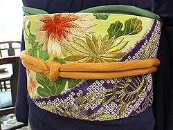 菊に梅豪華刺繍名古屋帯