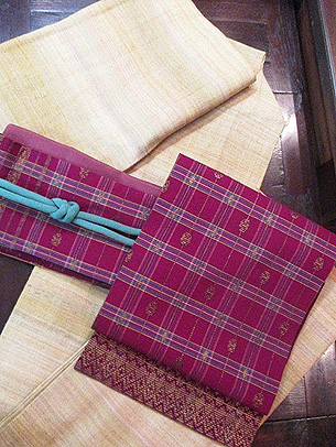 タッサーシルクの着物にモール織り名古屋帯