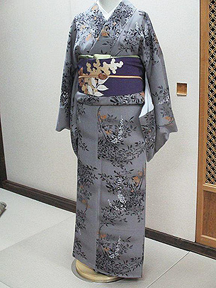 南天に小菊の図小紋に南天染名古屋帯