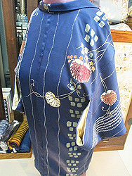 疋田と石畳に双葉葵の絵羽織