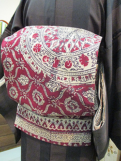 風通お召しにインド更紗ちらしの付下に茜インド更紗名古屋帯