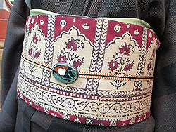 風通お召しにインド更紗ちらしの付下に茜インド更紗名古屋帯