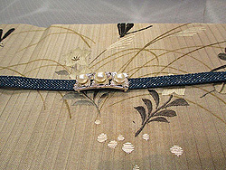 ハグロトンボと秋草刺繍帯