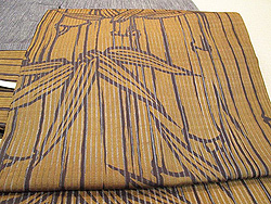 経絽竹柄染名古屋帯に木彫りの兎帯留