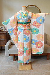 総絞り椿文様正絹振袖