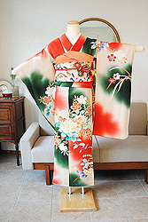 新入荷☆薔薇文様中振袖