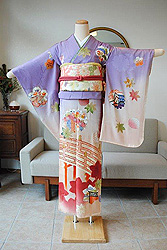 花に紅葉散し風景文訪問着