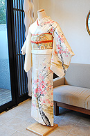 桜枝の図白地綸子訪問着