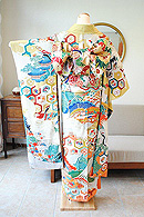 舞鶴宝亀甲文様鶸色振袖