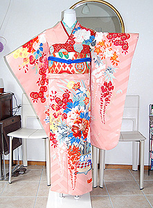 絢爛春の花籠文様振袖