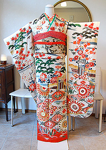 アールデコ菊花風景文様白振袖