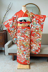 古典四季の花に末広波文様友禅染振袖