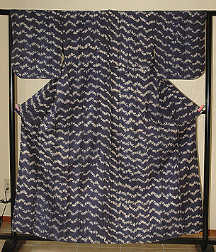 瑠璃色縫い締め絞り単衣紬