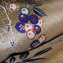 白南天に松葉文様羽織　質感・風合