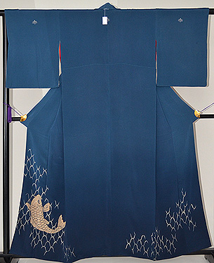 鯉に網文様色留袖