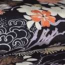 黒地流水に四季花文小紋　質感・風合