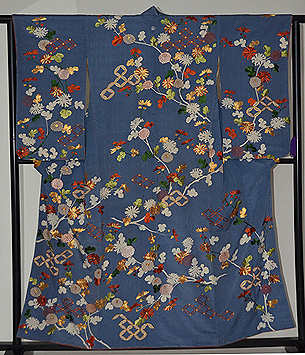 七宝に菊尽くし文様藍地訪問着