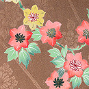 茶色地菊に鉄線の図　質感・風合