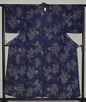 縞に秋草の図単衣小紋