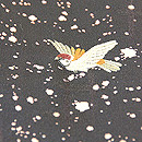 雪に乱舞する雀の図コート　質感・風合（表地）