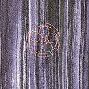 紫地縮緬三ツ紋重ねお散歩着　背紋