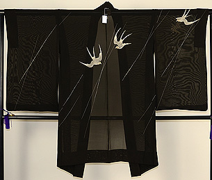 飛翔燕の図紗羽織