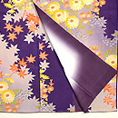 紫濃淡万寿、小菊と紅葉小紋　上前
