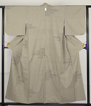 ベージュに霞文様  本場結城