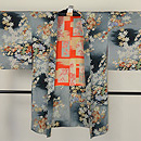 梅に菊、もみじの羽織 正面