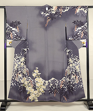 雪持南天と菊と梅図柄訪問着