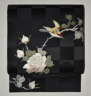 野薔薇刺繍開き名古屋帯