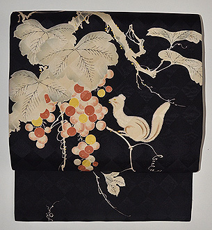 葡萄にリスの図名古屋帯