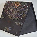紗地龍の刺繍袋帯　前中心