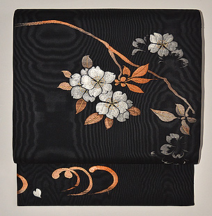 桜文様刺繍開き名古屋帯