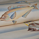 珊瑚に魚の図絽名古屋帯　質感・風合