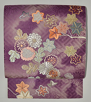 雲文ぼかしに菊紅葉開き名古屋帯