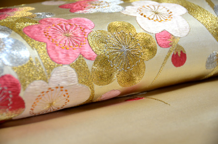 金駒梅刺繍袋帯