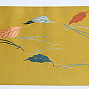 落ち葉に跳ね兎 　前中心