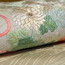 流水に束ね桜菊図開き名古屋帯 　質感・風合