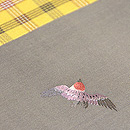 雀の刺繍と黄八丈の帯　質感・風合