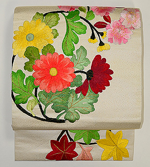 桜と菊丸紋の刺繍名古屋帯