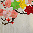 桜と菊丸紋の刺繍名古屋帯 前中心