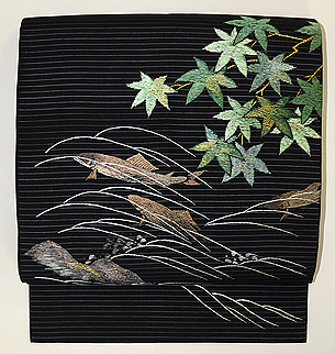 楓に鮎の刺繍名古屋帯
