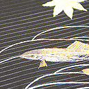 楓に鮎の刺繍名古屋帯　質感・風合