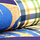 団十郎格子に春の小花の図名古屋帯　質感・風合