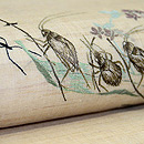 虫たちの図刺繍麻名古屋帯　質感・風合