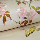 桜に菊の刺繍名古屋帯　質感・風合