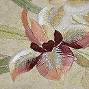 菖蒲の花束の図刺繍名古屋帯　質感・風合