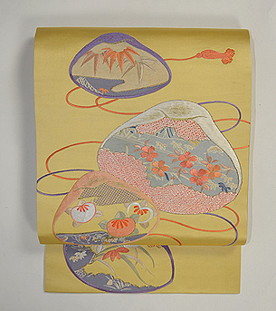 貝合わせの図刺繍名古屋帯