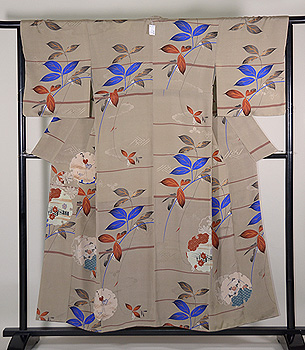 コブシに雪輪紋のお散歩着